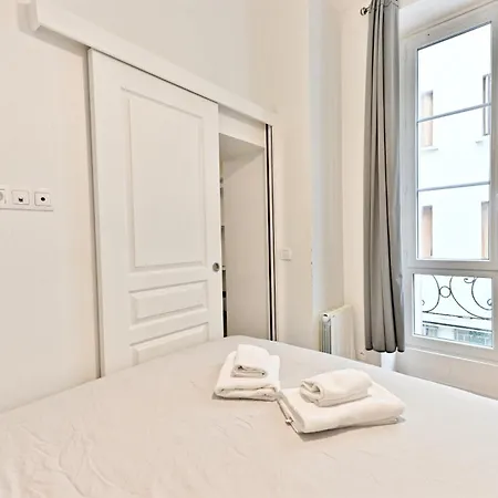 Au Coeur Du Marais - Iv *